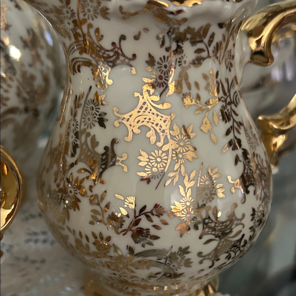 Vintage Mitterteich Bavaria Elegant Gold and White Tea Set - Picture 5 of 6